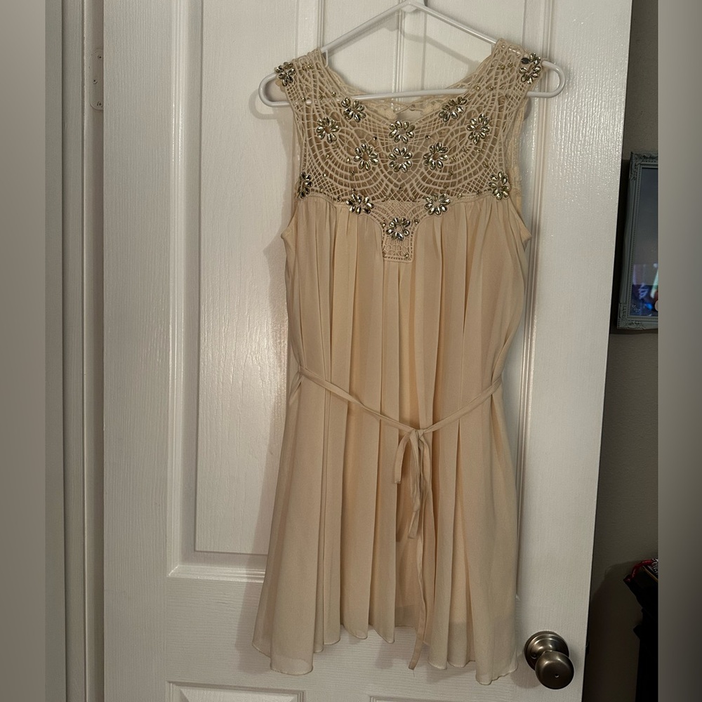 Chelsea & Violet Cream Embellished Mini Dress sz XSmall